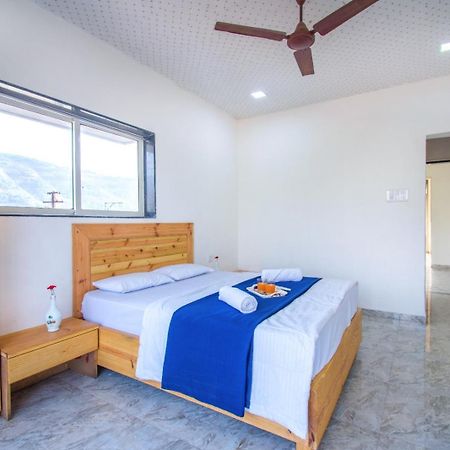 Empyrean Stay Ll 6Bhk Ll Royal Bramha Palace Ll Pvt Pool Ll Лонавала Екстериор снимка