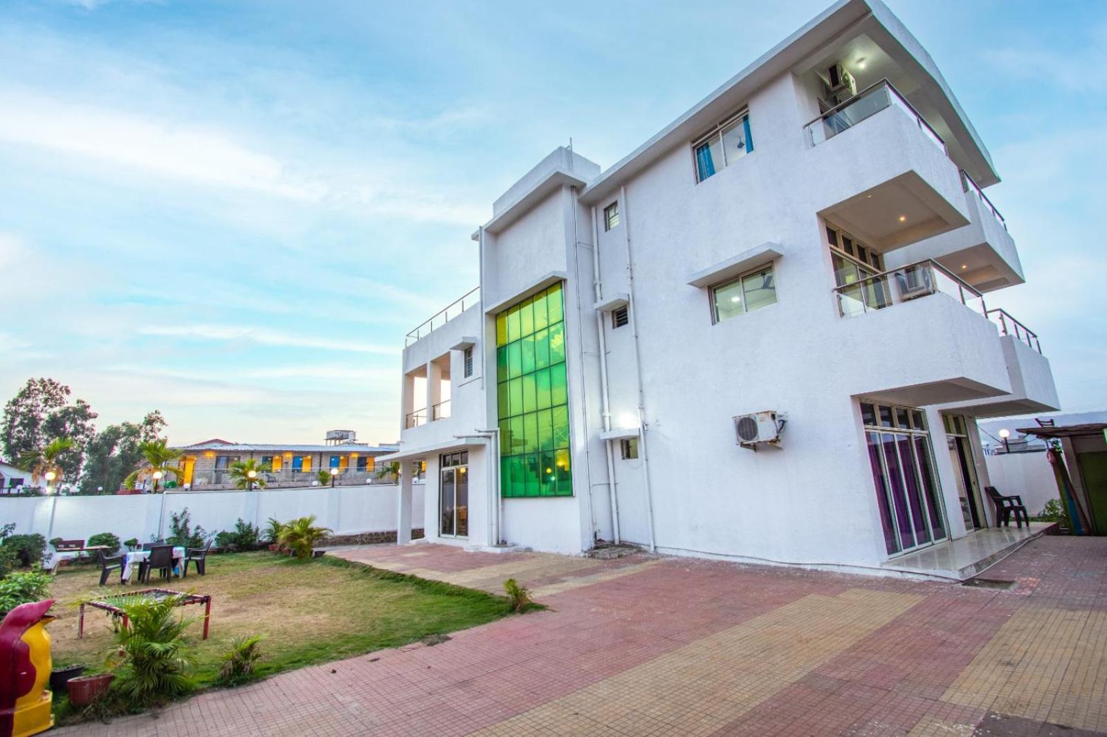 Empyrean Stay Ll 6Bhk Ll Royal Bramha Palace Ll Pvt Pool Ll Лонавала Екстериор снимка