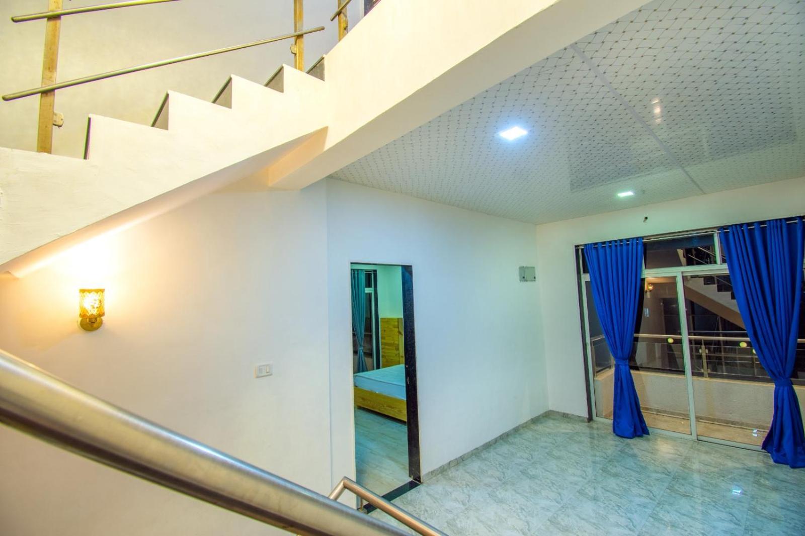 Empyrean Stay Ll 6Bhk Ll Royal Bramha Palace Ll Pvt Pool Ll Лонавала Екстериор снимка