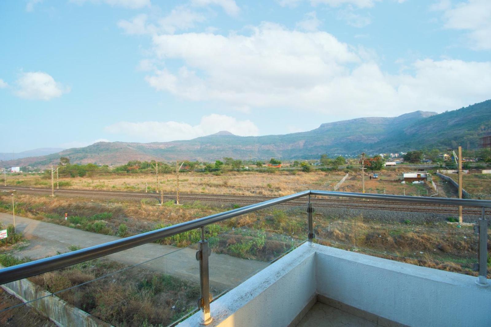 Empyrean Stay Ll 6Bhk Ll Royal Bramha Palace Ll Pvt Pool Ll Лонавала Екстериор снимка